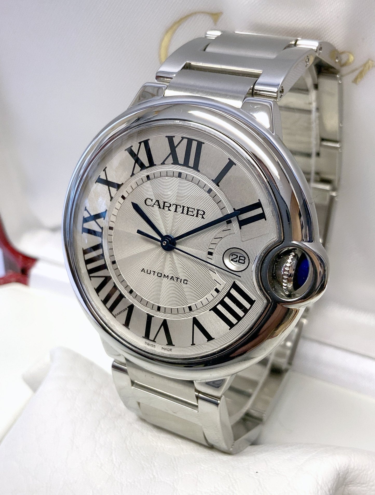 CARTIER BALLON BLEU FOND BLANC