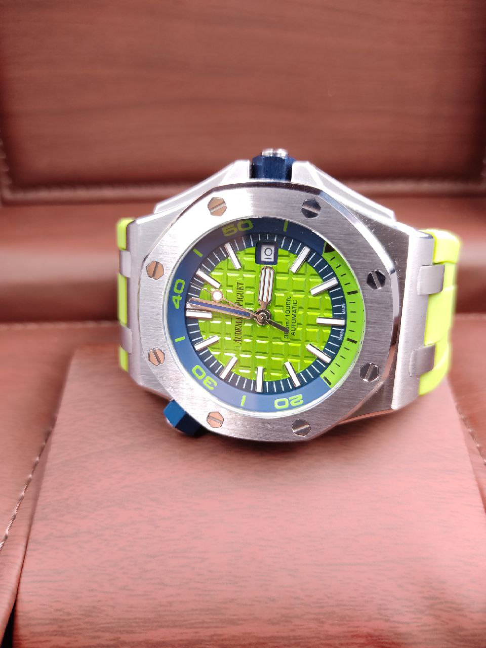 Audemars Offshore Diver 44 mm Vert