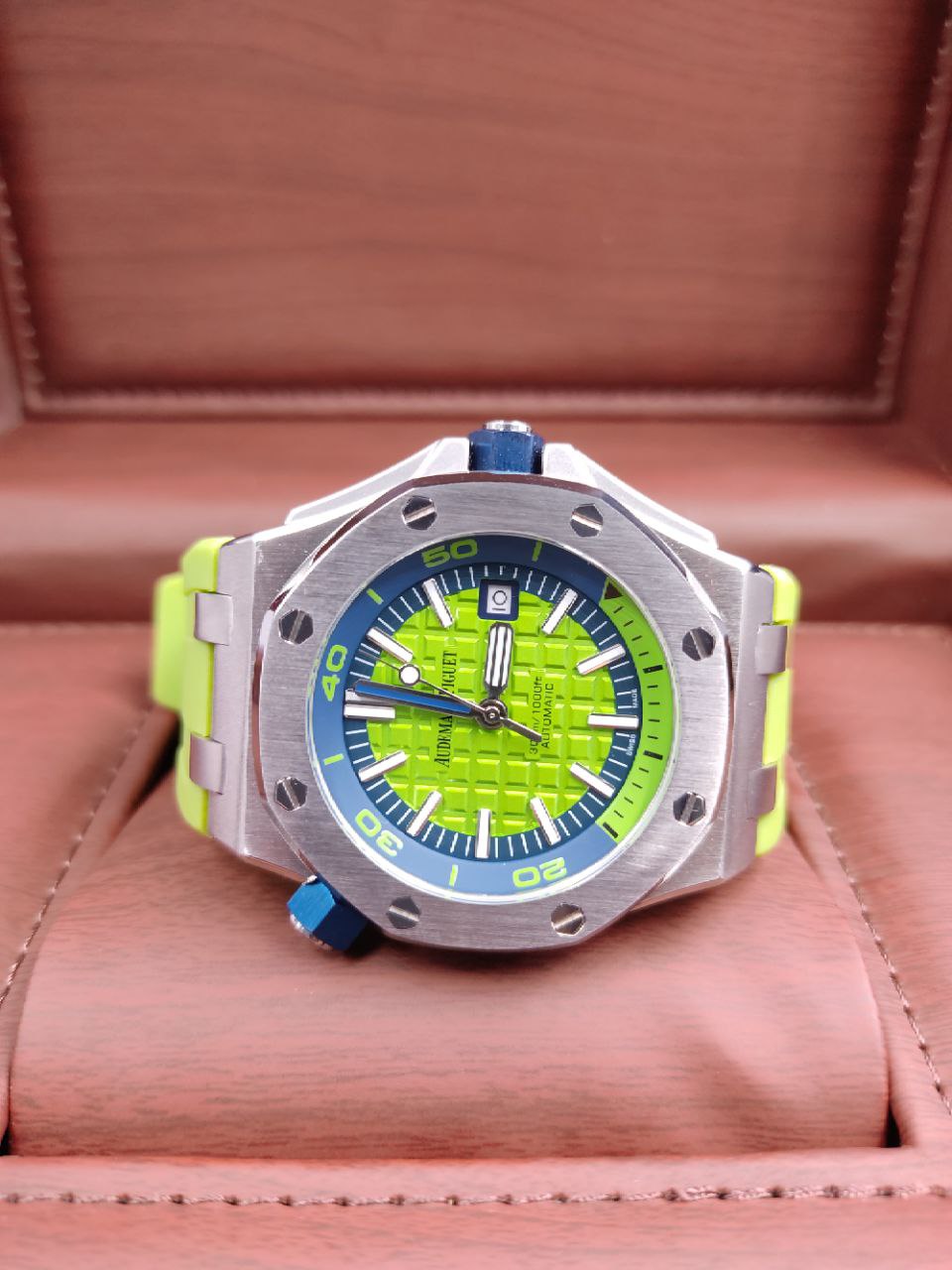 Audemars Offshore Diver 44 mm Vert